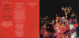 Booklet page 10-11 - Volta - Björk - CD - Warner - 2-135868 (Canada)